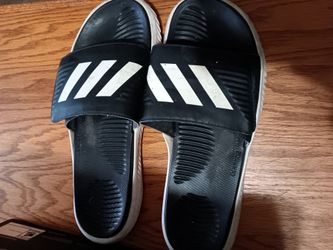 Men's Adidas slides (13)