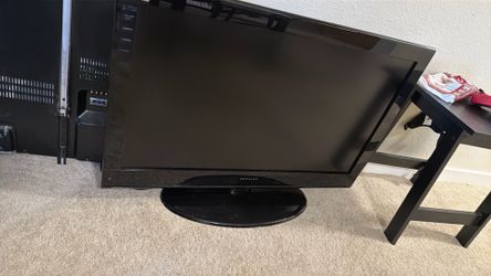 Tv with remote