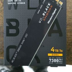 WD - BLACK SN850X 4TB Internal SSD PCIe Gen 4 x4 NVMe with Heatsink for PS5 and Desktops