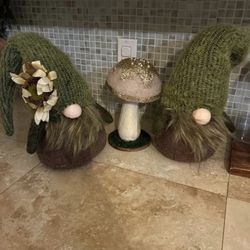 2 Nomes With Mushroom