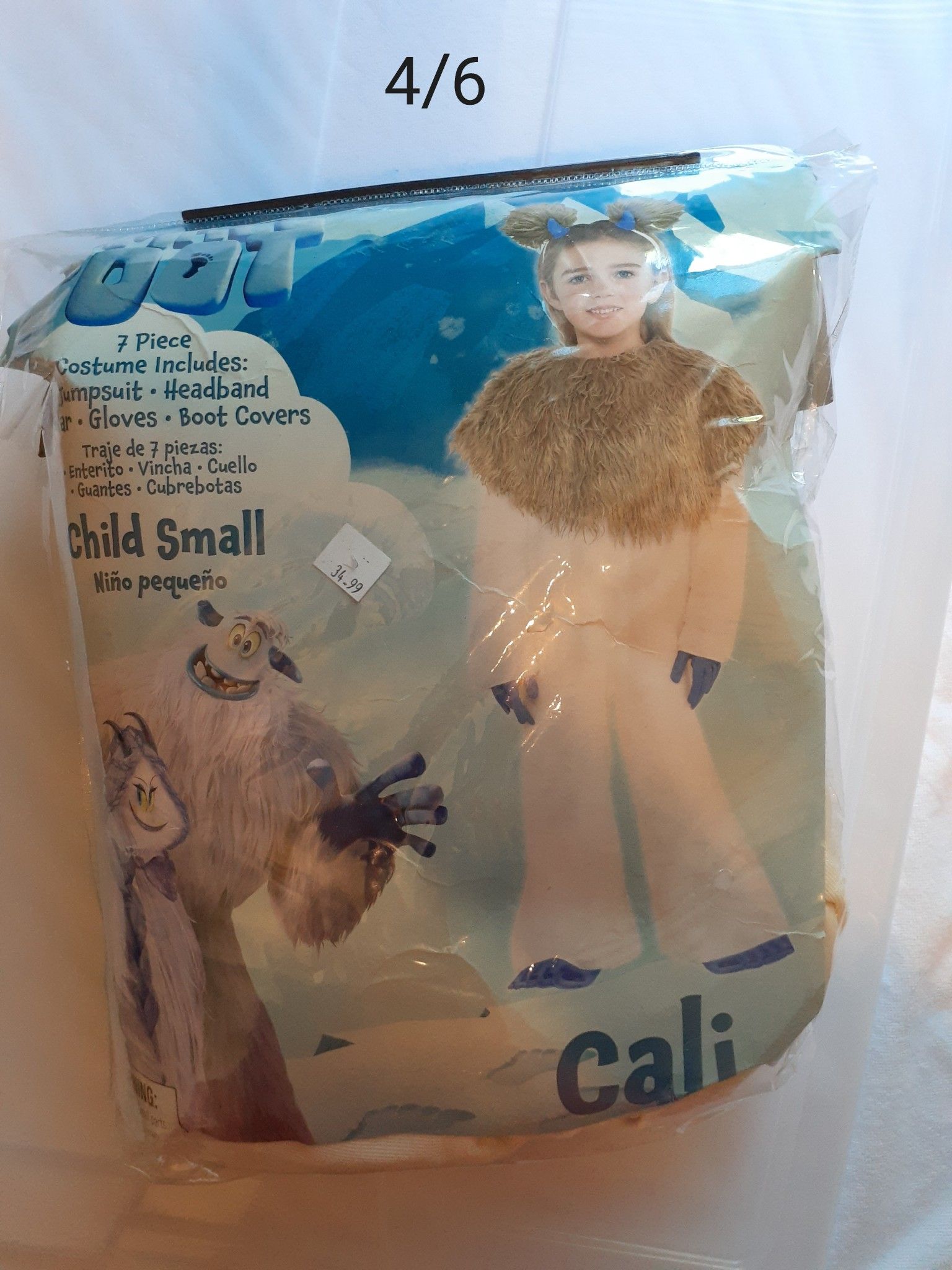 Kids Halloween costume size 4/6 brand new never opened or worn