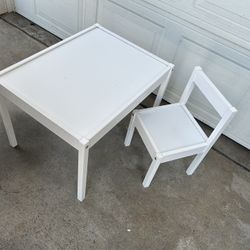 Kids Table $15