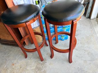 SWIVEL BAR STOOLS