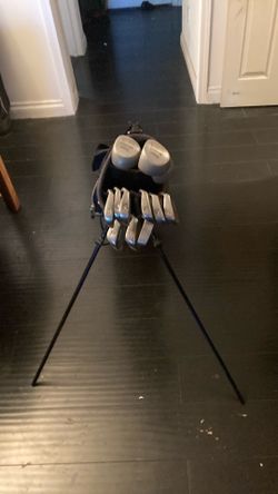 Golf Men’s RH Tour Model w/ Tour Model Stand Bag