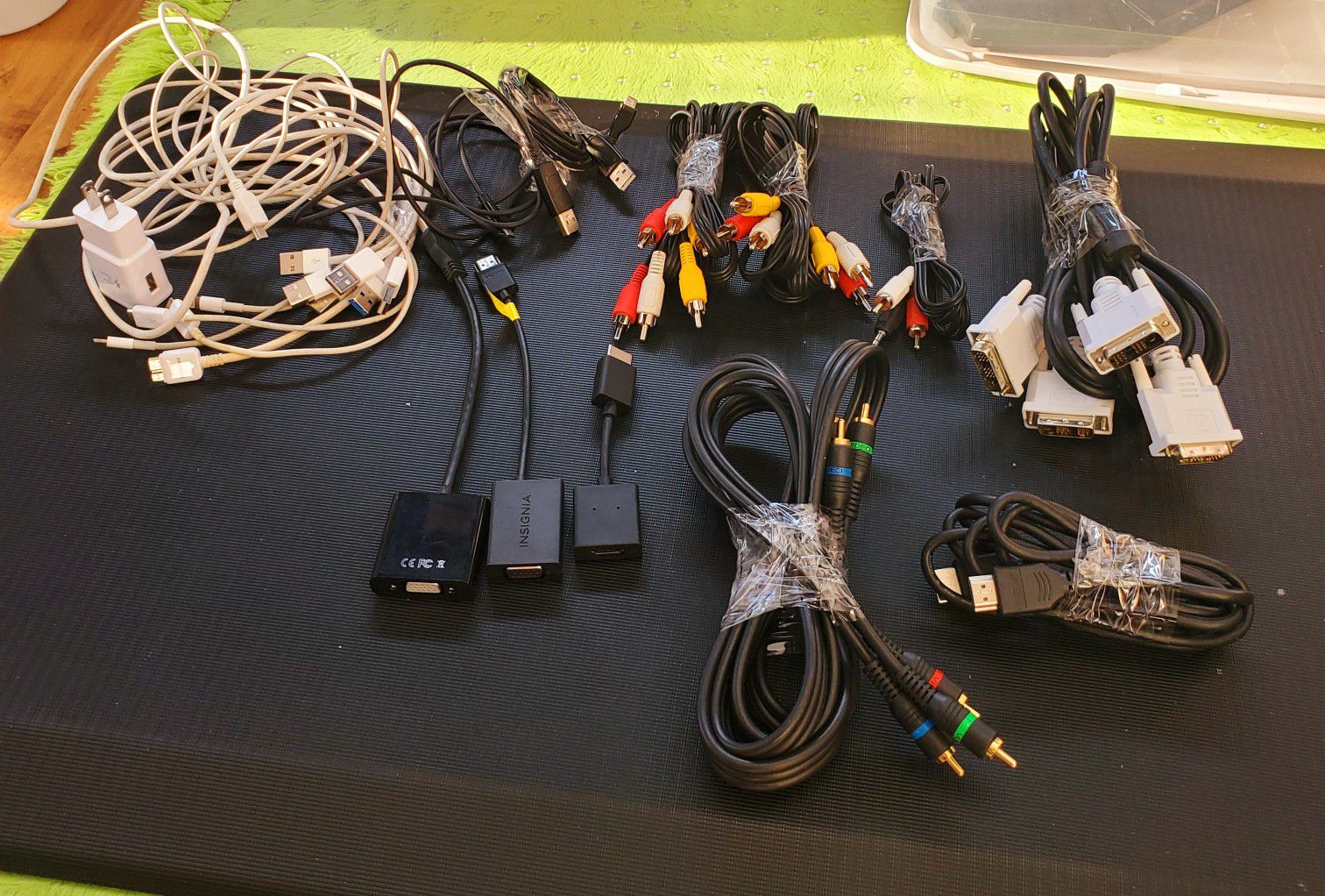 Electronic Cords - COMPONENT/HDMI/AUDIO/COMPUTER