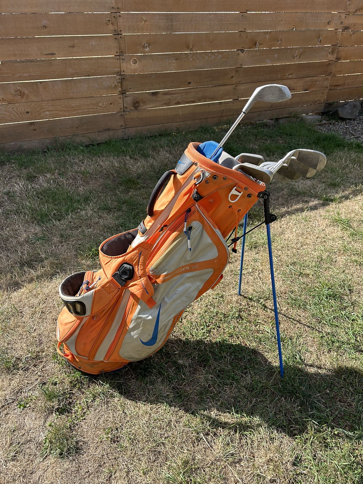 Nike Vapor X Stand Golf Bag w SELECT SERIES MID BODY 3 9 + S Clubs