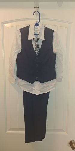 Boys Suit size 5