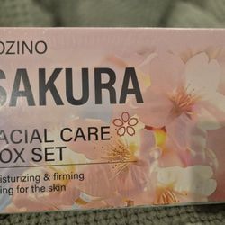 Set Skincare Sakura ROZINO