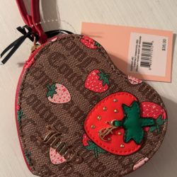 Juicy Couture Heart Zip Around Wristlet 