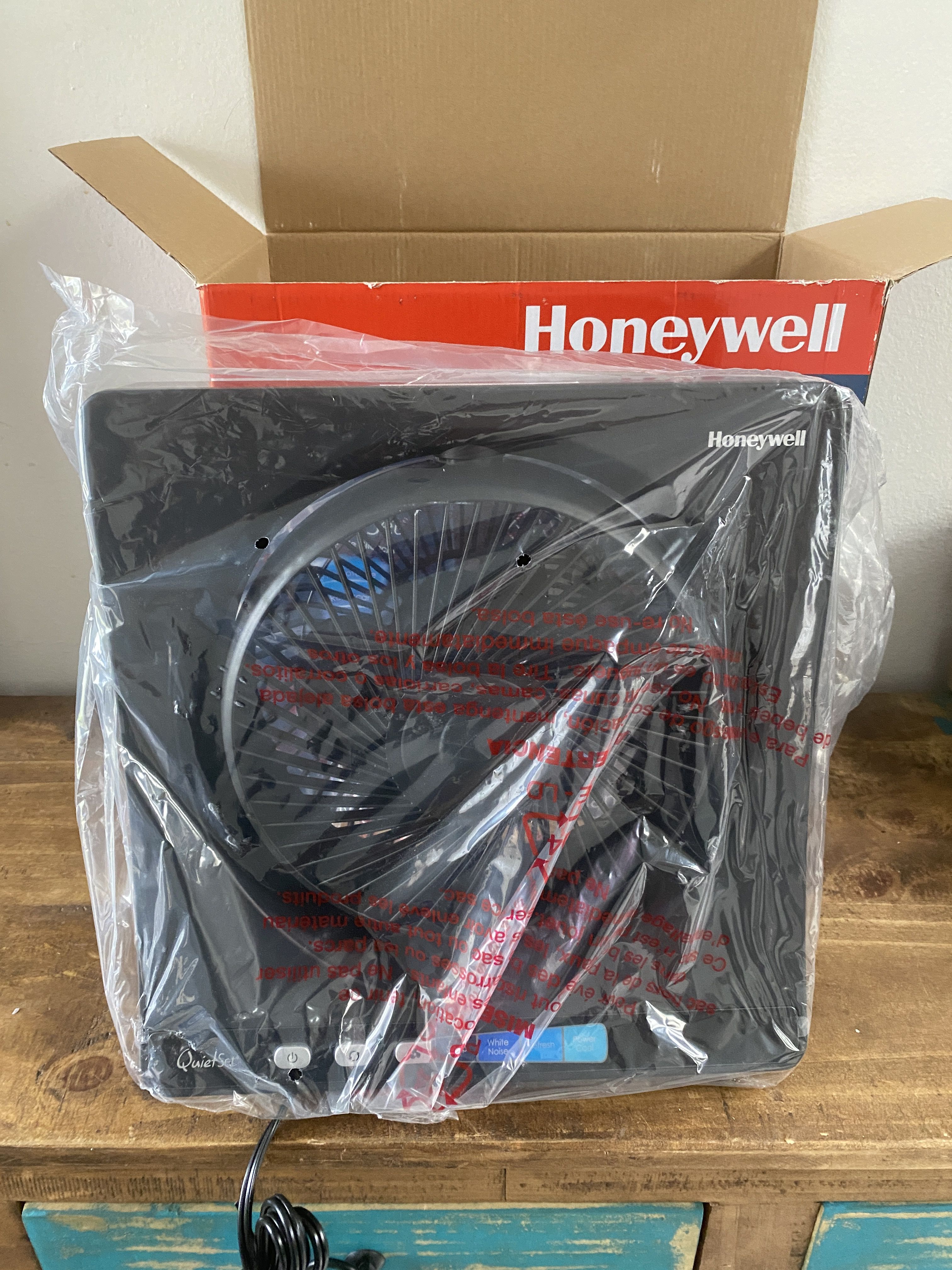Honeywell QuietSet Table Fan (HT350B)