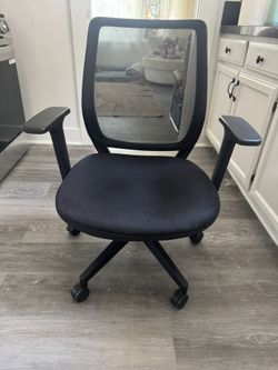 Staples Essentials Ergonomic Fabric Swivel Task Chair OFFICE CHAIR