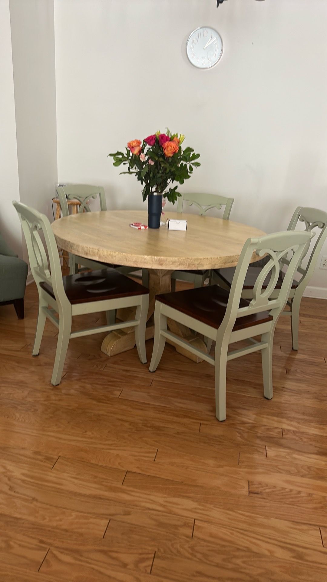 Dinning table and 4 chairs