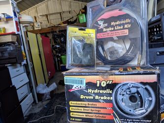 Hydraulic drum brakes and brake kit for trailers