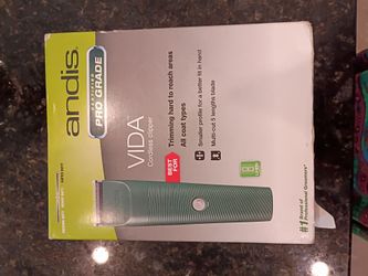 NEW in box. Vida Cordless pet grooming set by Andis certified pro grade Cash only please