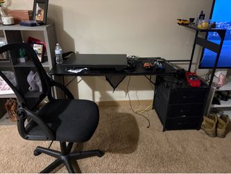 Desk an chair