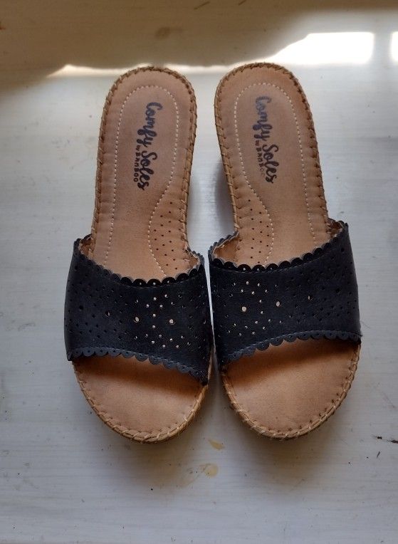 WOMEN'S WEDGES