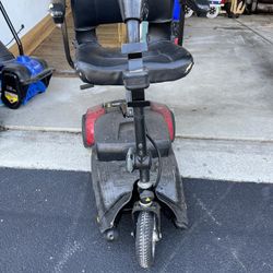Pride Mobility Go Go Elite Traveler (3-Wheel Scooter)