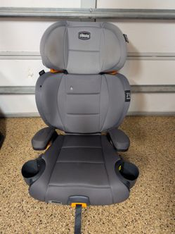 Chicco KidFit ClearTex Plus 2-in-1 Belt-Positioning Booster Car Seat