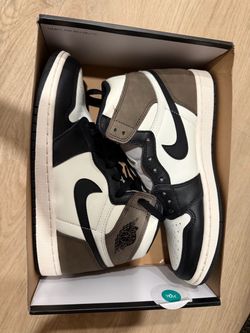 Jordan 1 Retro High Dark Mocha Size 9.5