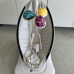 4 Mom Swing 