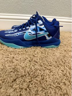 Basketball shoes