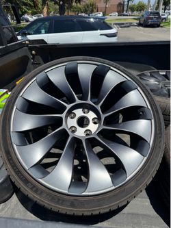 2022 Tesla model Y 21” rims