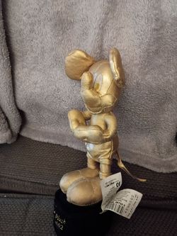 Mickey Statue from 2002