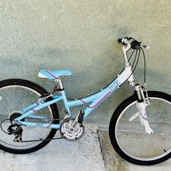 Girls Trek Mountain Bike- New Condition (Age 7+) 