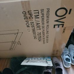New Free You Haul Rolling Glass Tub Door Looking For Good Home 