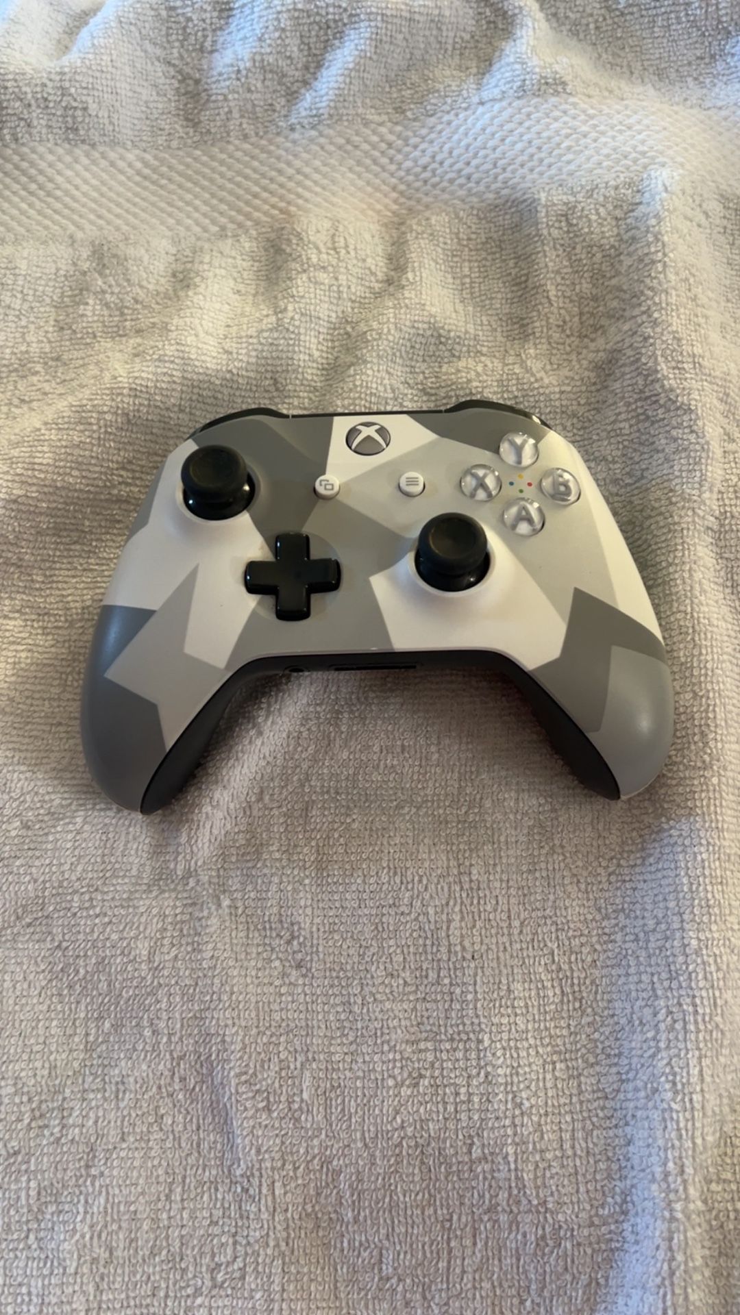 Microsoft Xbox One Wireless Controller Winter Forces White