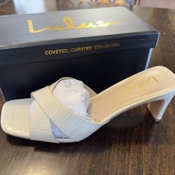 Brand New Lulu’s Off-White Faux Croc Heels – Size 9