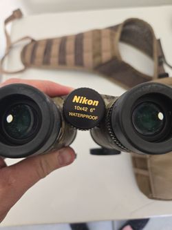 Nikon Prostaff 7 10×42 Binoculars/ Excellent