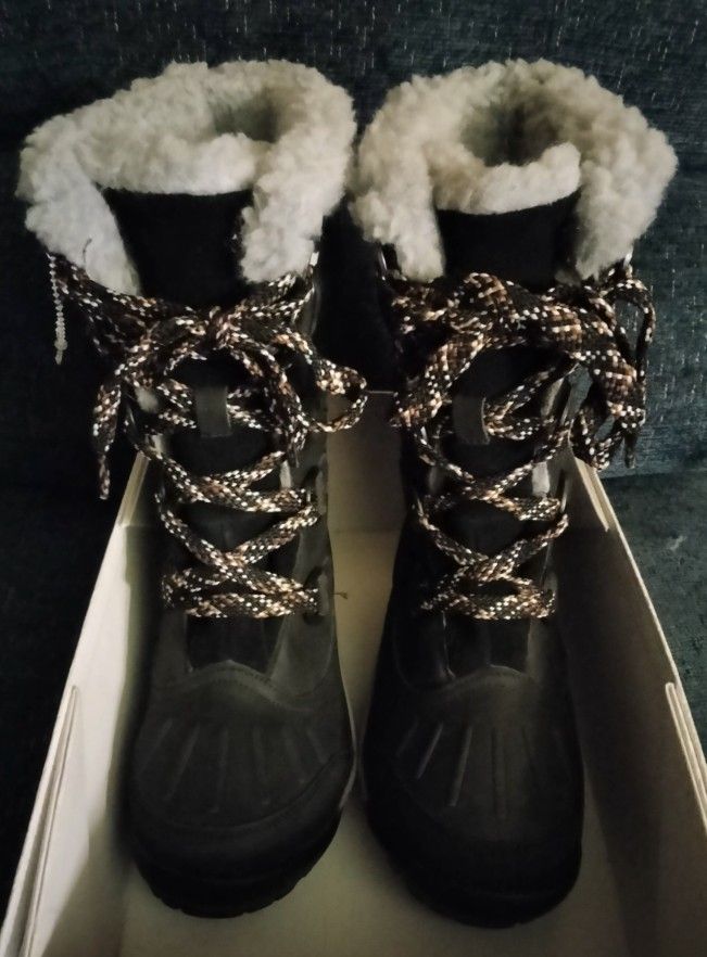 Bearpaw Boots Woman's 7 Waterproof New