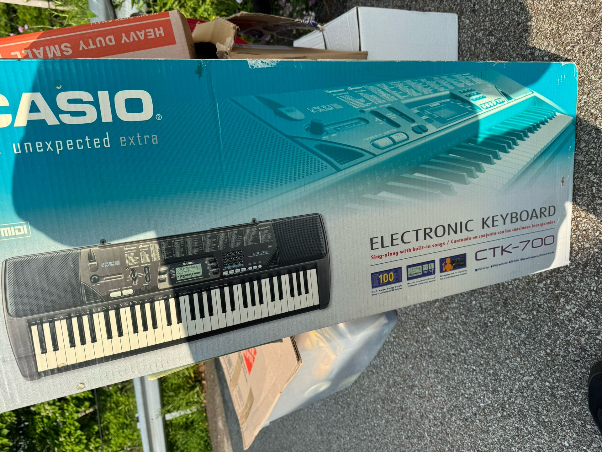 Casio CT-X700 61-key Portable Arranger Keyboard
