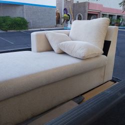 Coach Sectional With Cushions