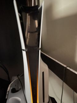 Ps5 W Black Controller And 1TB of storage 