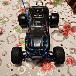 RC Car Built Traxxas Rustler XL-5 1/10 Stadium Truck