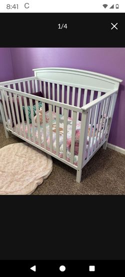 Baby crib with mattress excellent condition