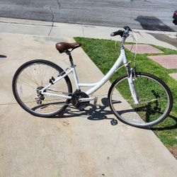 Woman's North Rock Bike