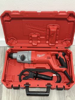 Milwaukee 8 Amp Corded 1 in. SDS D-Handle Rotary Hammer