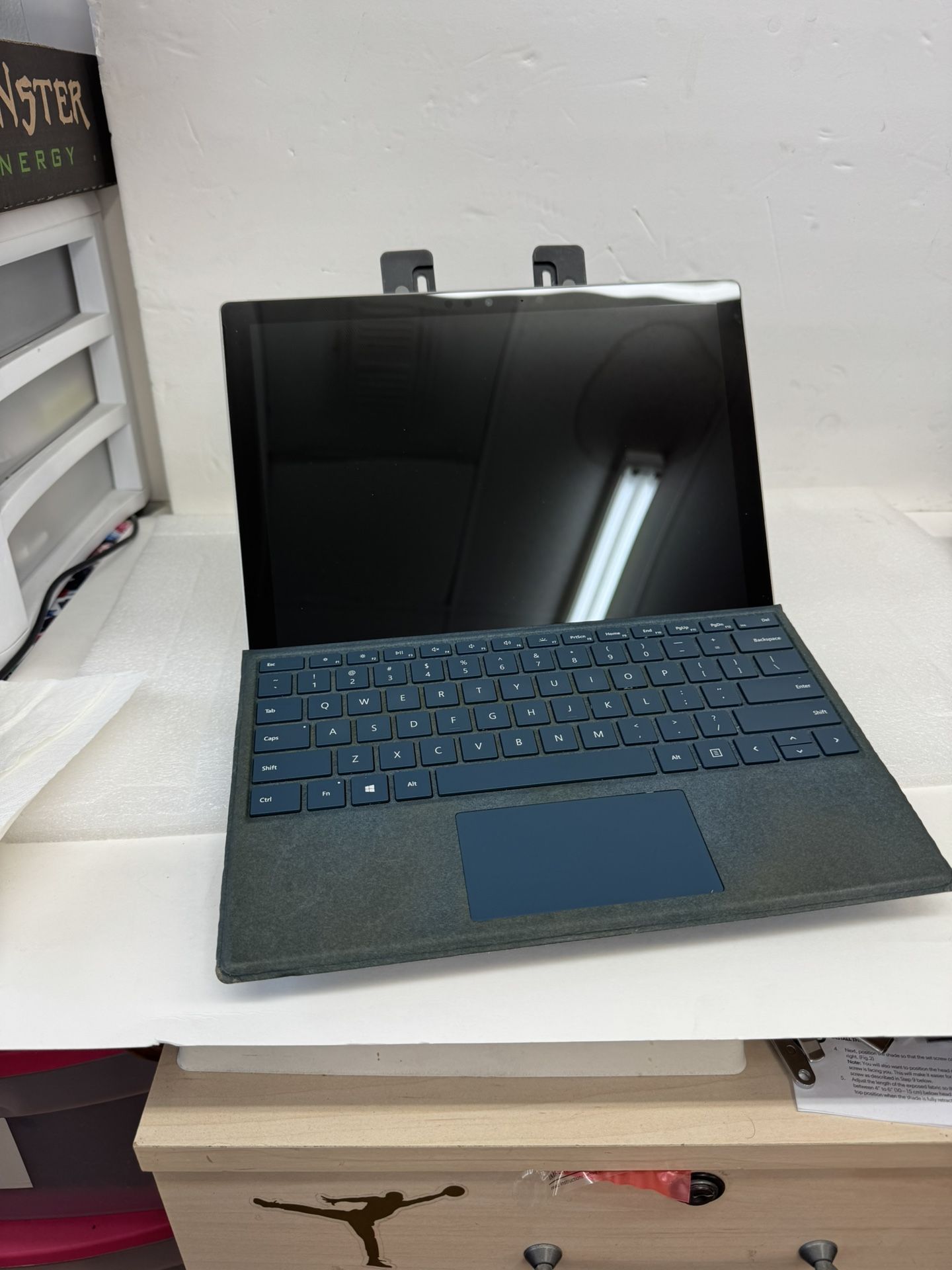 Microsoft Surface Pro6 model:1796 Core i5(8350U) 1.7Ghz/RAM:8GB