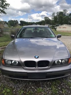 2000 BMW 528i