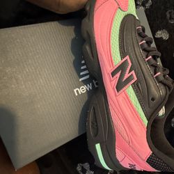 Pink And Black New Balance Size 7 Youth 