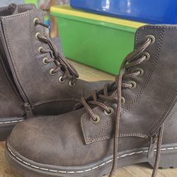 Women's Classic Ankle Boot Brown Size 7ww