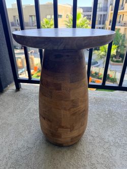 Threshold side table