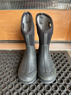 Black BOGS - kids size 3