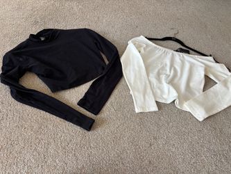 Crop top long sleeve size Med and large