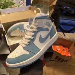 Jordan 1 Mid University Blue Size 6W  (4.5m)