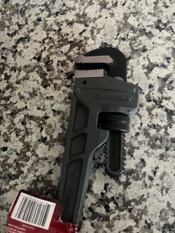 Husky pipe wrench