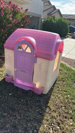 Fisher Price, Barbie party playhouse